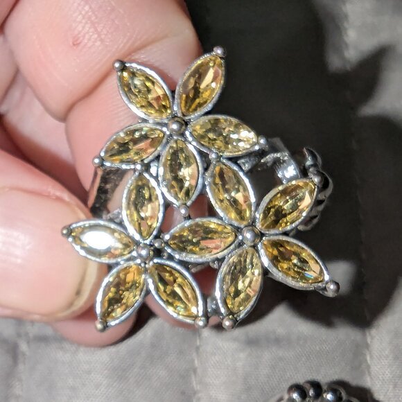 $3 with Bundle ~ Mixed Lot of NWOT Stretch Rings 5425 - Picture 4 of 5